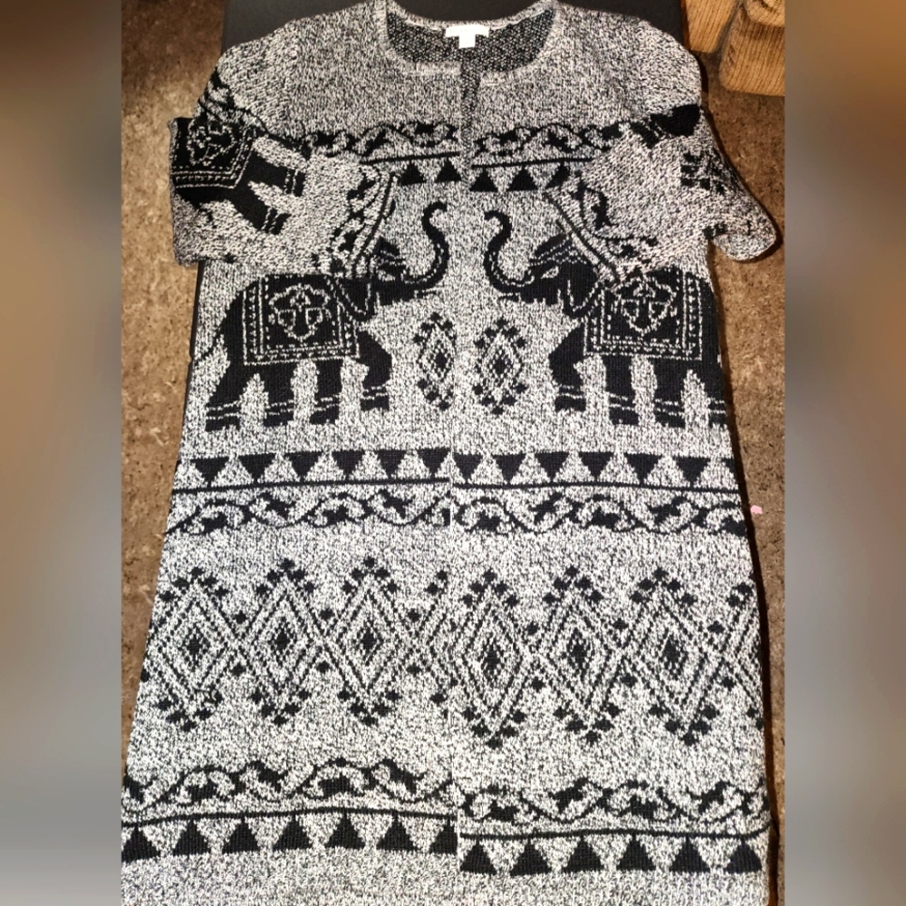 Est.1946 Elephant Print Sweater in Gray and Black